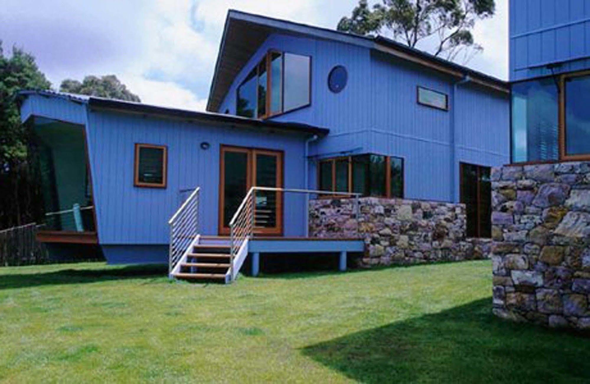 Wheelhouse Apartments Strahan Exterior photo